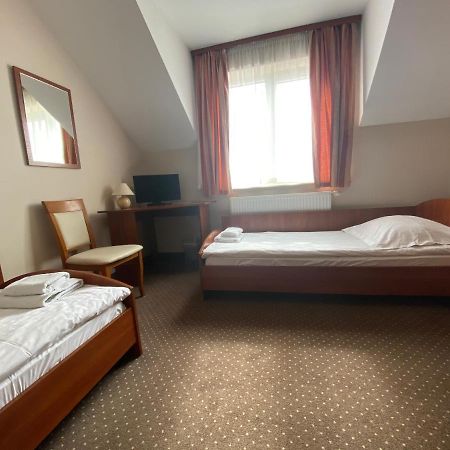 Hotel Marand Zaczernie ภายนอก รูปภาพ