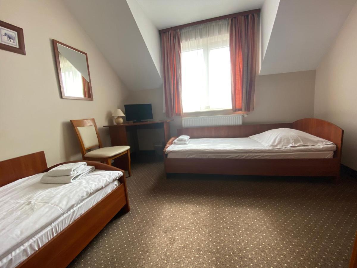 Hotel Marand Zaczernie ภายนอก รูปภาพ