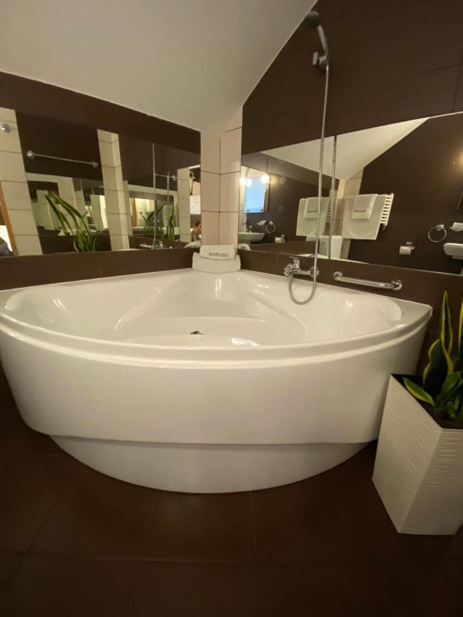 Hotel Marand Zaczernie ภายนอก รูปภาพ